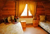 Подмосковье, база отдыха Литвиново, размещение, коттедж 2, спальня с двуспальной и односпальной кроватью.