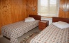 Астрахань, база Волга-Волга, размещение, коттедж "Кубань", спальня с двумя полутороспальными кроватями.