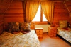 Подмосковье, база отдыха Литвиново, размещение, коттедж 2, спальня с двуспальной и односпальной кроватью.